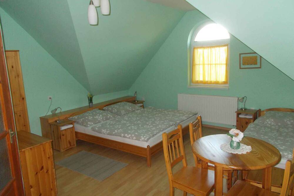 Ferienhaus mit Pool und Klimaanlage in Nagyvázsony, Balaton Region