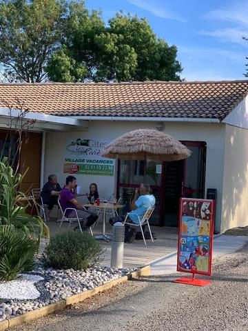 Parc de vacances pour 6 personnes, avec jardin et piscine à Maché