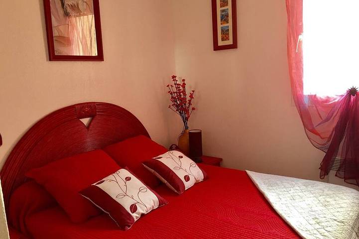 Location de vacances pour 5 personnes, avec terrasse ainsi que jardin et piscine à Calvisson - 2