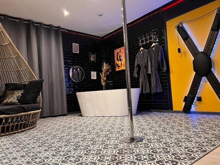 Gîte pour 2 personnes, avec jacuzzi et terrasse à Aubie-et-Espessas - 2