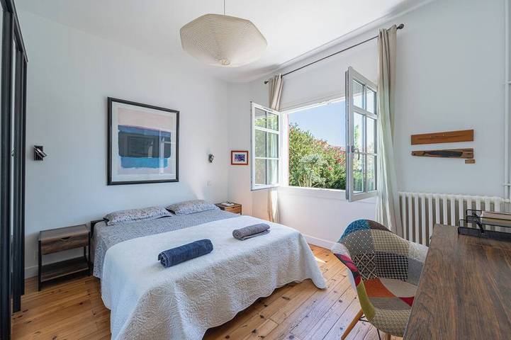 3-star villa + outbuilding; sleeps 10; 5 bedrooms, 3 bathrooms; beach 15 minutes away in Gujan-Mestras, Region de Arcachon