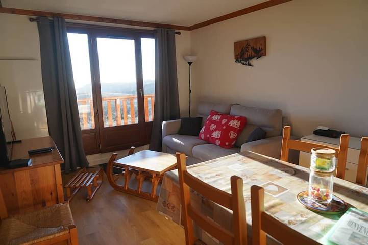 Location de vacances pour 6 personnes, avec balcon dans Super Besse