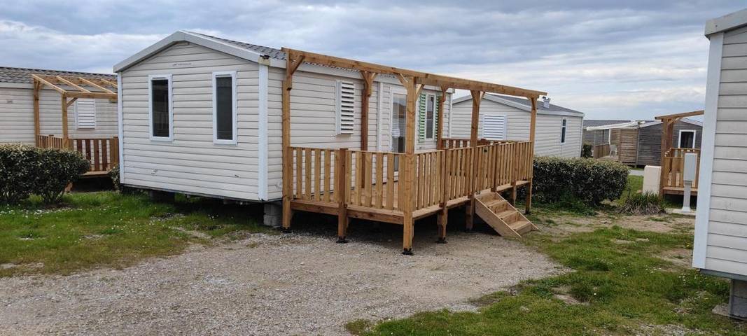 Camping pour 5 personnes, avec terrasse et vue