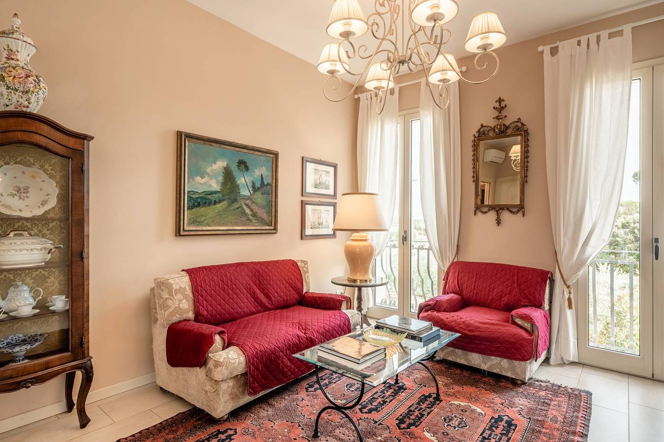 Entire apartment, Apartment 'La Palazzina Della Meridiana' with Shared Pool, Wi-Fi and Air Conditioning in Altopascio, Lucca Province