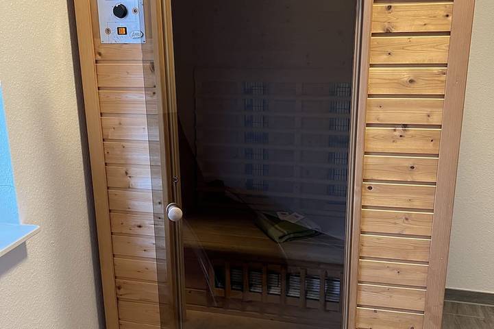 Ferienwohnung für 4 Personen, mit Whirlpool und Balkon, mit Haustier in Pewsum