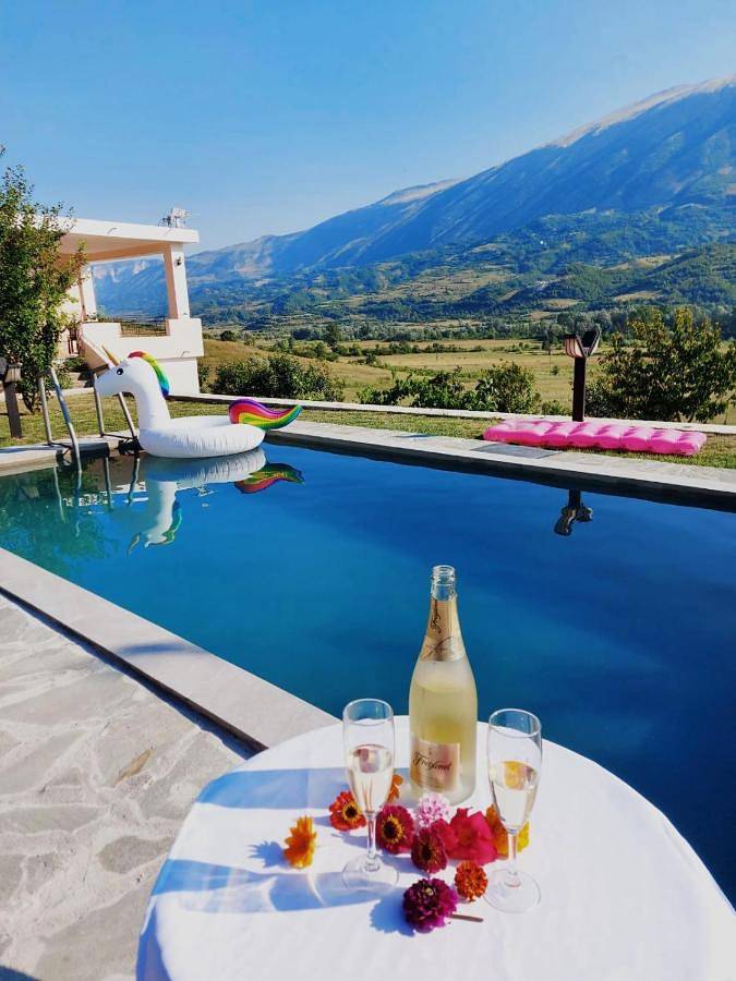 Villa mit pool für 5 Personen, mit Balkon und Terrasse sowie Garten und Pool in Albanien