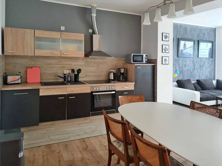 Appartement entier, Appartement 'Geräumige Moderne 3 Raumwohnung' avec terrasse partagée et Wi-Fi in Dohna, Monts-Métallifères-de-l'Est
