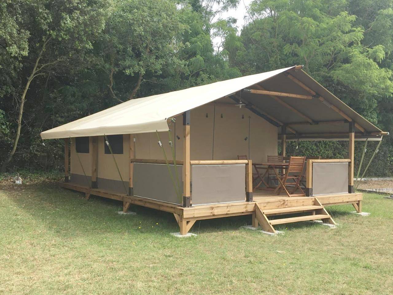Camping Les Chênes Verts in Meschers-sur-Gironde, Région de Rochefort