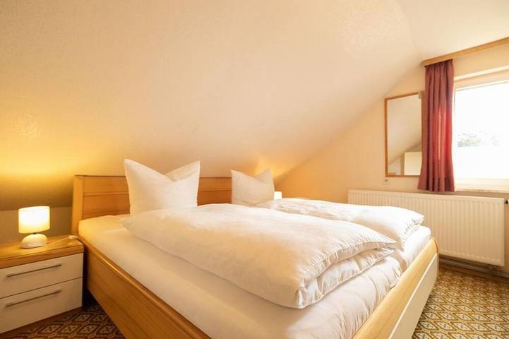 Ferienwohnung für 6 Personen, mit Terrasse und Garten in Hofbieber - 2
