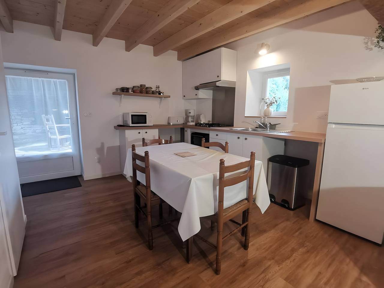 Gîte du figuier – Saint-Hilaire-de-Villefranche, charme et confort au cœur du village in Saint-Hilaire-de-Villefranche, Région de Saint-Jean-d'Angély