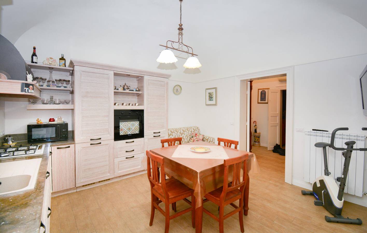 Entire holiday apartment, Cozy Modica Apt - Terrace, WiFi, AC, Parking - Walk to Town & Restaurant in Modica (town), Modica