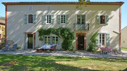 Cottage pour 4 personnes, avec jardin à Artigat