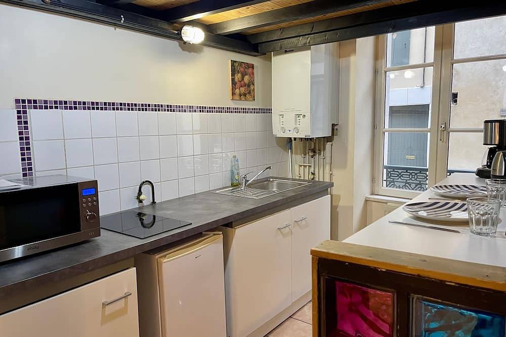 Apartamento entero, Le Cadet Roussel-Apartamento-Club-Baño con ducha-Vista a la Ciudad in Auxerre, Auxerre region