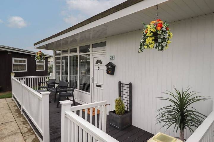 Chalet for 4 people, with garden in Chapel St. Leonards
