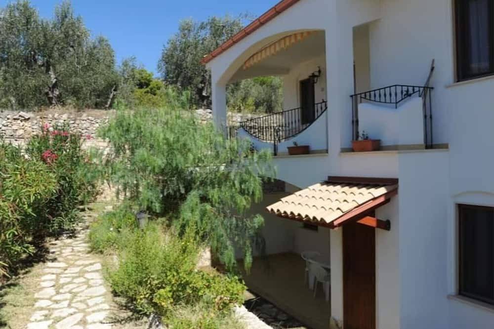 Entire apartment, Residence Uliveto - No. 1 Trilo 4 in Mattinata, Gargano