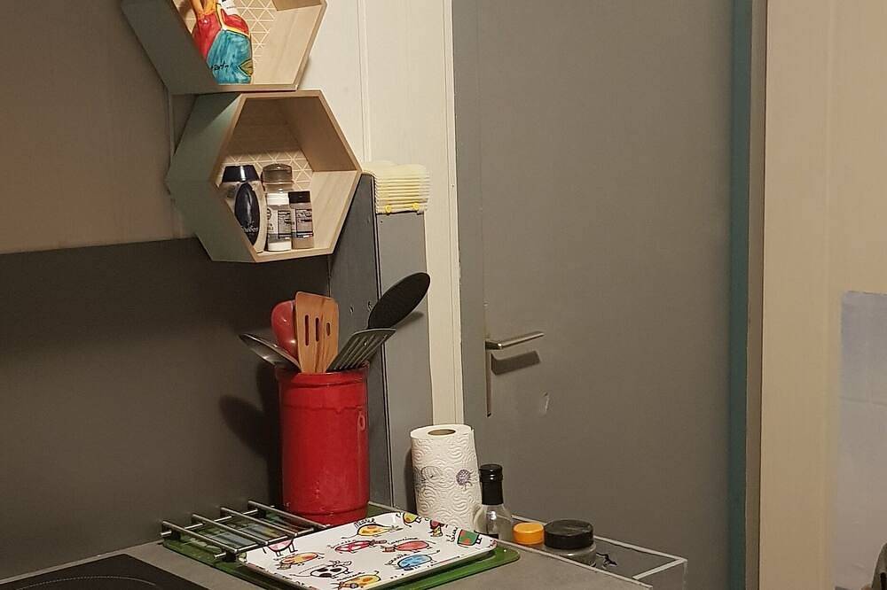 Studio Avec Jolie Chambre, Kitchenette, Terrasses in Montussan, Région de Bordeaux