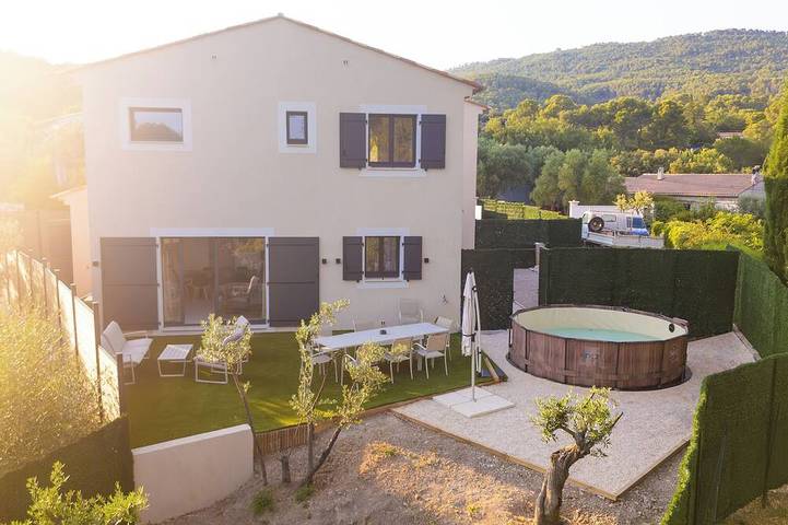 Holiday home for 8 people, with garden - 1