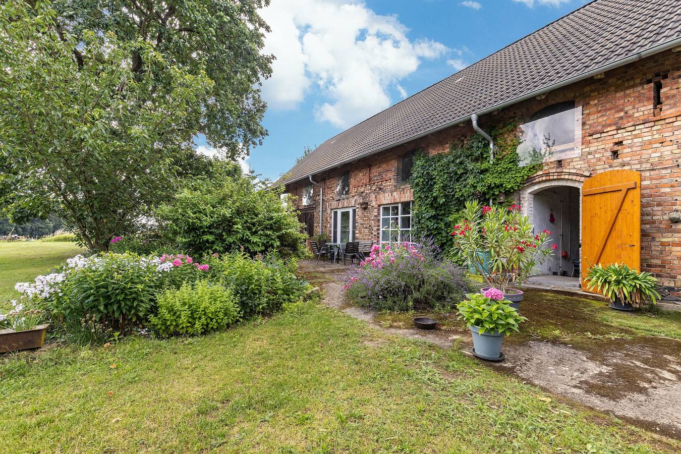 Ganze Wohnung, Apartment 'Henning mit 2 Zimmern' mit gemeinsamer Terrasse, gemeinsamem Garten und Wlan in Pieskow, Friedland