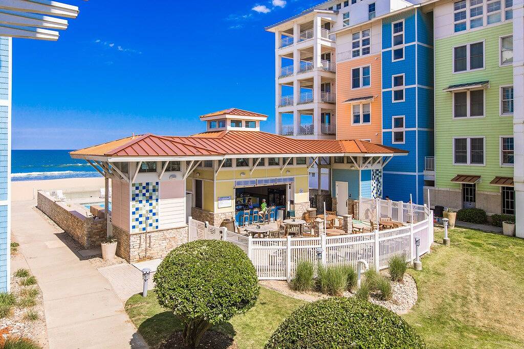 Ganze Wohnung, Stunning bay-view condo with Free Wifi, grills, pool, gym & balcony in Virginia Beach