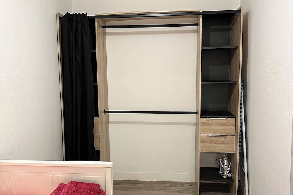 Entire apartment, Quiet apartment 20' from Paris and 7' from the airport in Savigny-sur-Orge, Essonne
