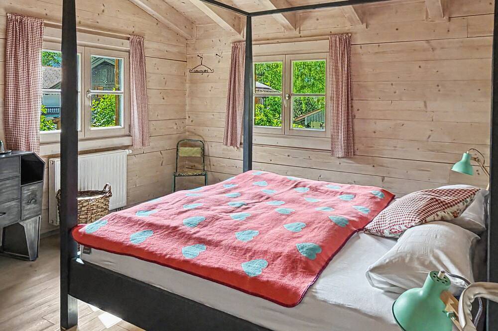 Schlierseealm - Malerisches Holzhaus in Seenähe mit Sauna und Kamin in Schliersee, Spitzingsee