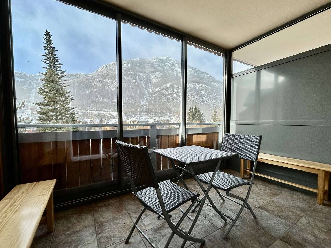 Appartement entier, Charmant T3 avec balcon, 4 couchages, à 500m des pistes - La Salle les Alpes in La Salle-les-Alpes, Serre Chevalier