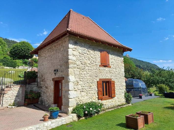 Location de vacances pour 2 personnes, avec jardin et jacuzzi à Proveysieux