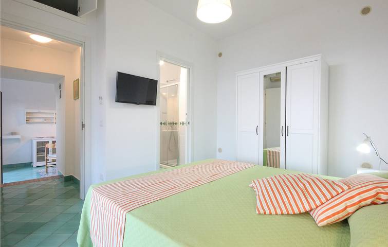 Apartamento vacacional entero, Apartamento en primera línea de playa con Wi-Fi y aparcamiento in Spiaggia dei Ninnilli, Vietri sul Mare