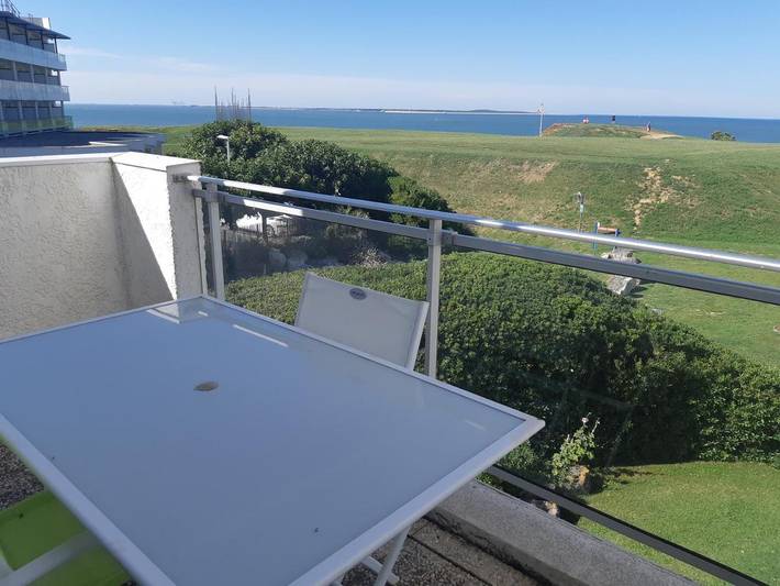 Gîte pour 4 personnes, avec vue et jardin dans Plage du Chay - 3