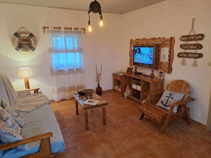 Location de vacances pour 4 personnes, avec vue et jardin à Lajes das Flores
