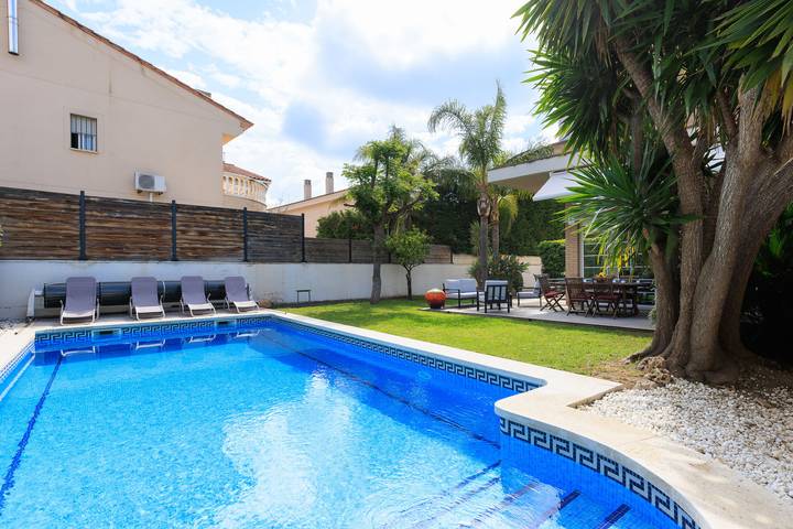 Casa rural para 10 personas, con terraza y jardín en Cambrils - 2
