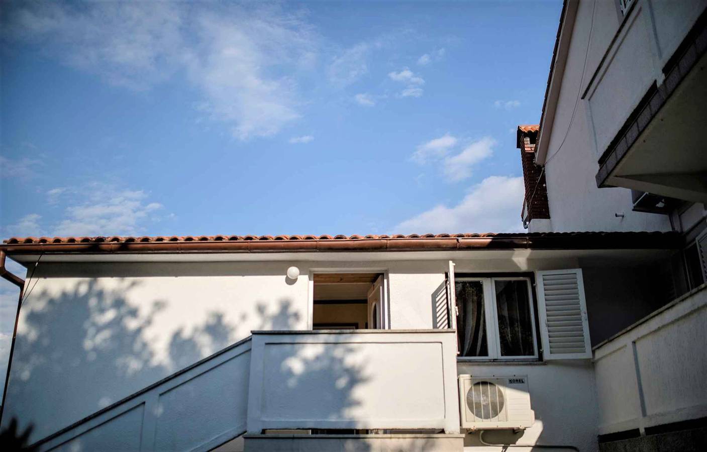 Apartamento vacacional entero, Apartamento de vacaciones con balcón y vistas al mar in Kampor, Rab