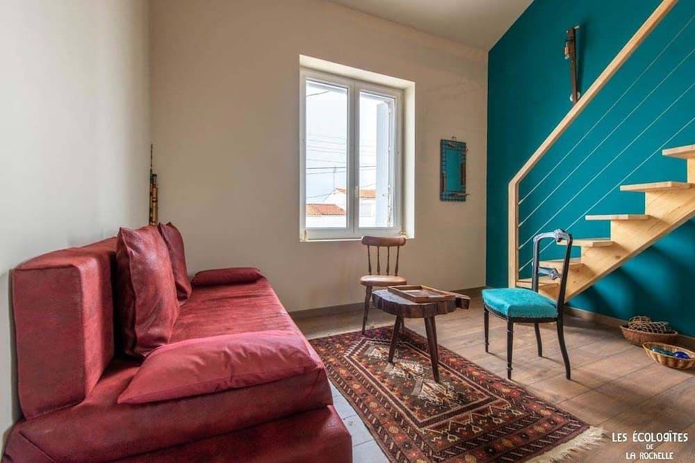 Entire apartment, 💚 Ecologite 💚 Large zen garden 💚 Free parking 💚 Duplex with mezzanine in La Rochelle, La Rochelle region
