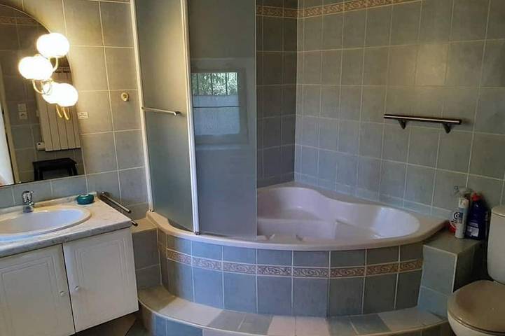 Location de vacances pour 10 personnes, avec terrasse et jardin à Méjannes-lès-Alès - 4