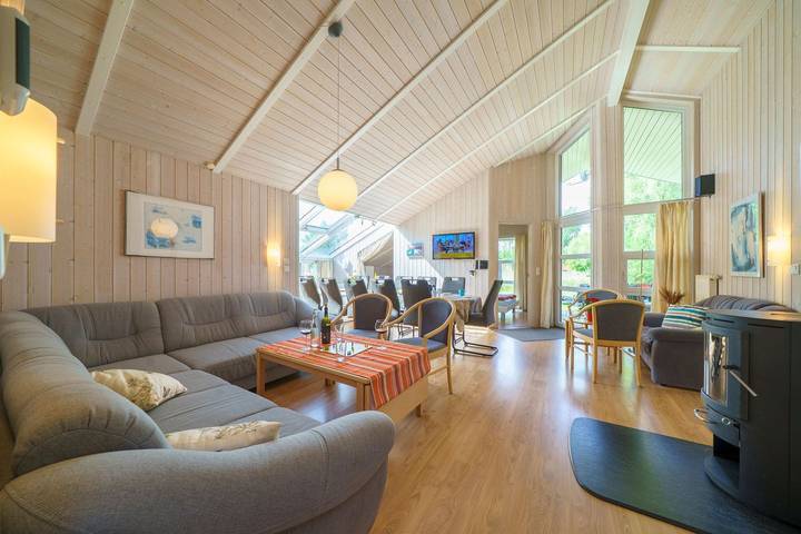 Ferienhaus für 12 Personen, mit Whirlpool und Terrasse sowie Garten und Sauna in Otterndorf - 2