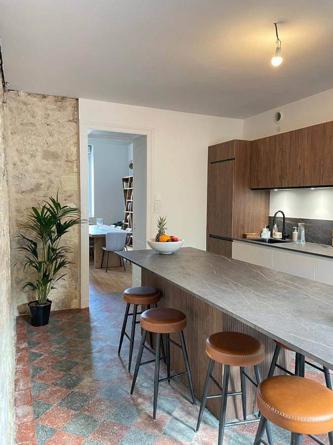 Location de vacances pour 10 personnes, avec Balcon et Terrasse ainsi que Jardin et Vue à Eyrans - 3