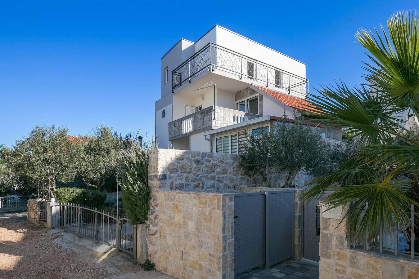 Cały apartament, Dwupokojowy apartament z tarasem i widokiem na morze Sevid, Trogir A-19105-b in Sevid, Żupania splicko-dalmatyńska