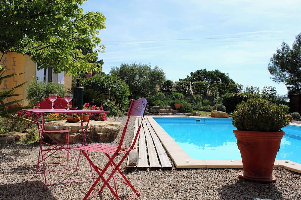 Location suite avec salle de bain piscine terrasse jardin au calme in Flayosc, Région de Draguignan