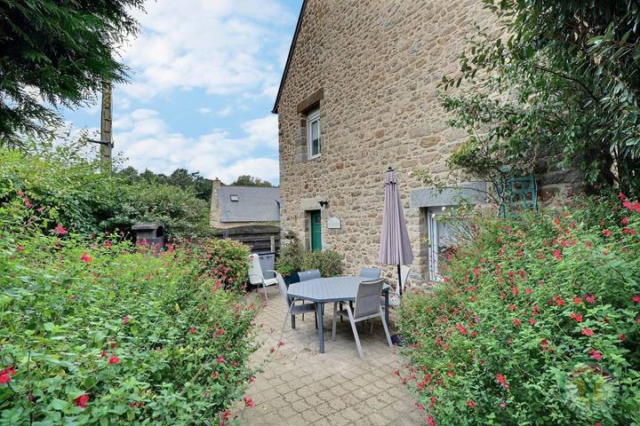 Gîte pour 5 personnes, avec terrasse et jardin