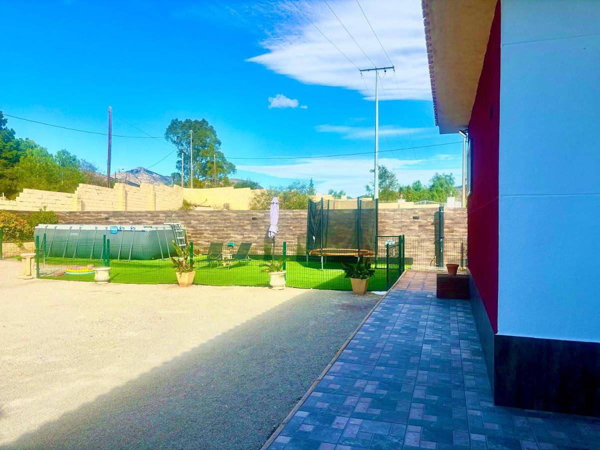 El Refugio de Nuria- Villa con Piscina Privada in Moralet, Alicante