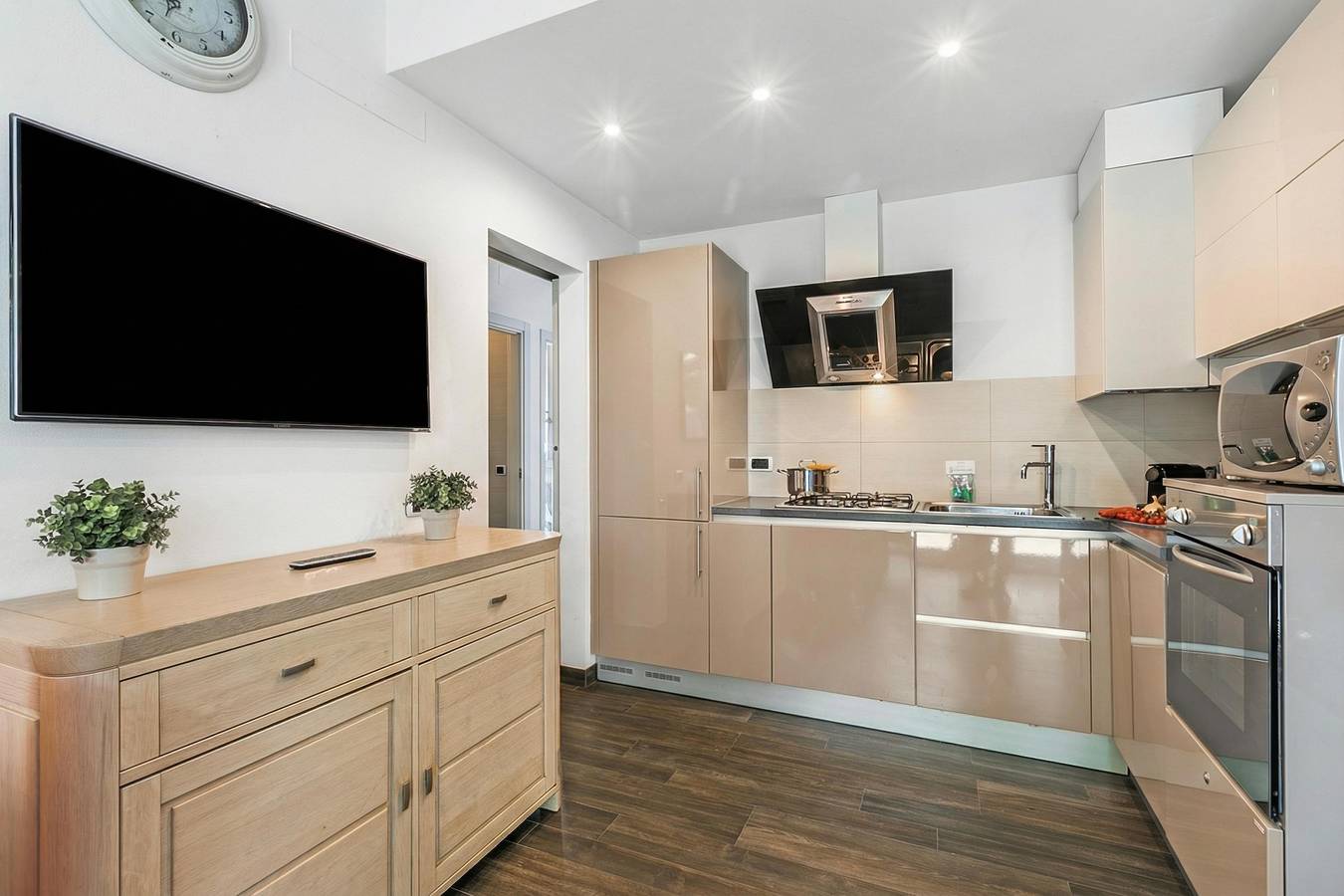 Geheel appartement, Vakantieappartement voor 8 personen met uitzicht op het meer in Porlezza, Gemeente Porlezza