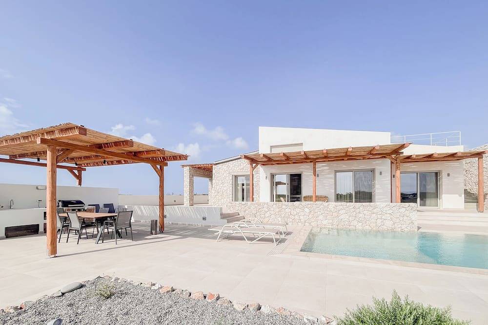 Stylish Beach House 4 Br w/pool - 1 min from the beach! in Lachania, Rhodes