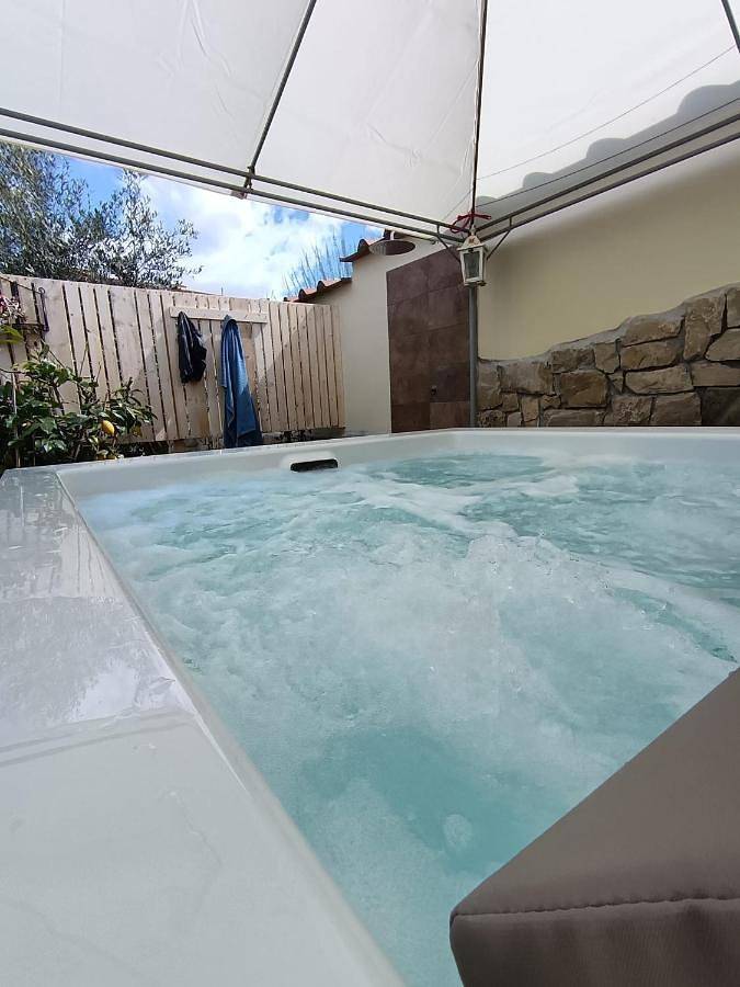 Ferienwohnung für 7 Personen, mit Whirlpool und Terrasse sowie Garten und Pool in Scandicci