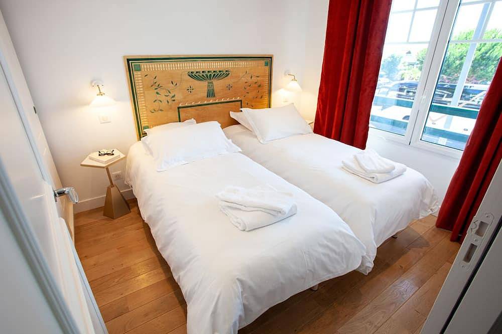 Entire apartment, Villa Aitama T3 - with terrace or balcony view in Le Canon, Lège-Cap-Ferret