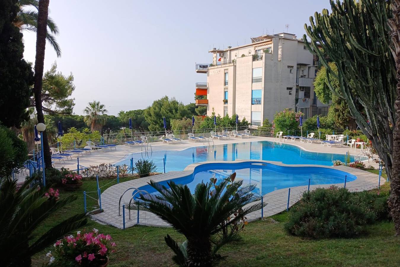 Hel lejlighed, Ferielejlighed for 4 personer med pool in San Remo, Sanremo Kommune