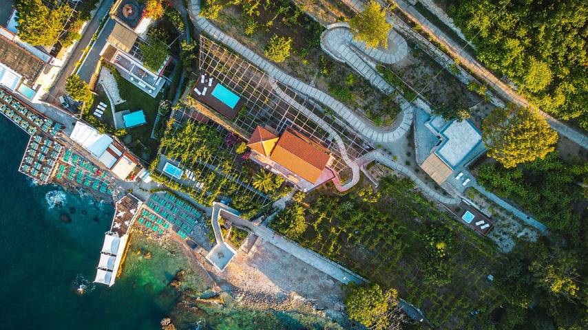 Location de vacances pour 20 personnes, avec jardin ainsi que jacuzzi et balcon à Vico Equense - 2