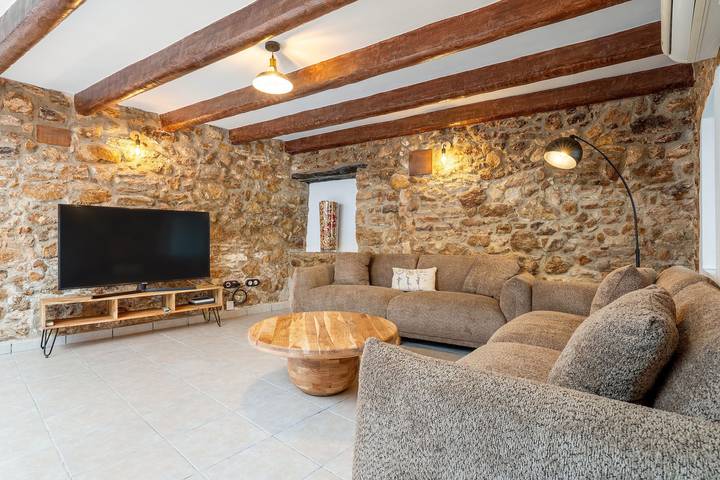 Holiday Home 'La Casa Gran Clariana' with Mountain View, Wi-Fi and Air Conditioning in Alt Penedès, Penedes DO
