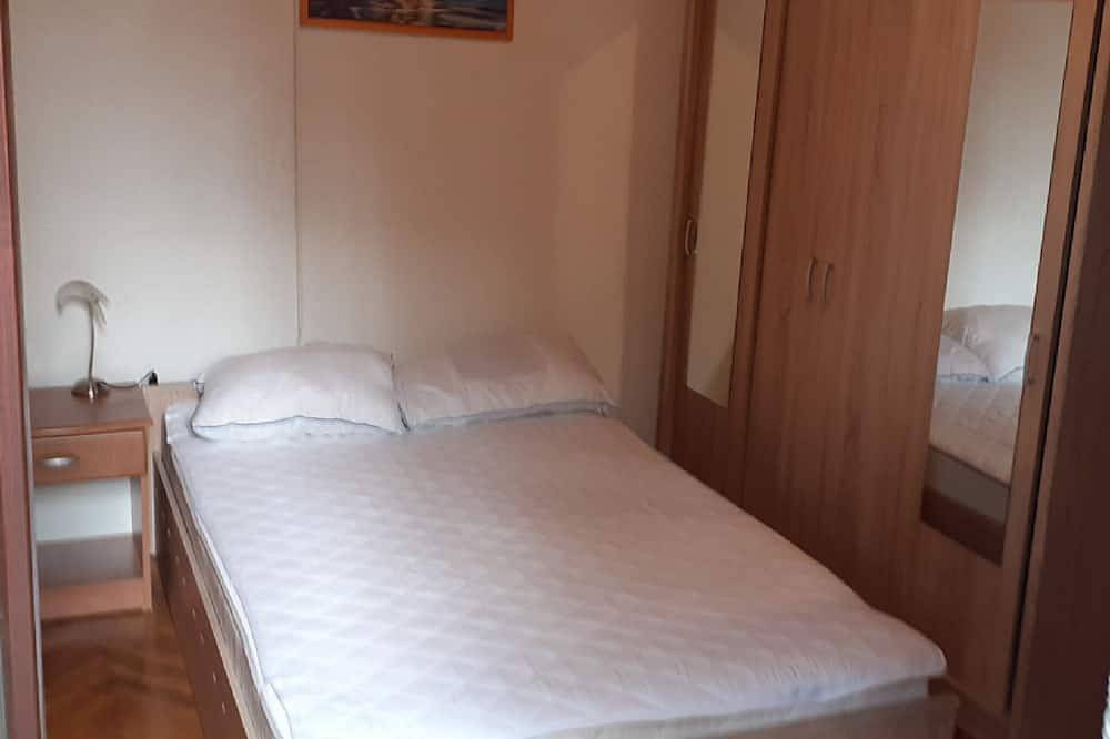 Cijeli apartman, Apartments Rudi - One Bedroom Apartment with Terrace in Primorsko-goranska županija