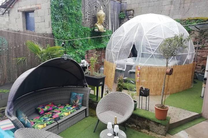 Ferienhaus für 4 Personen, mit Garten und Whirlpool - 1
