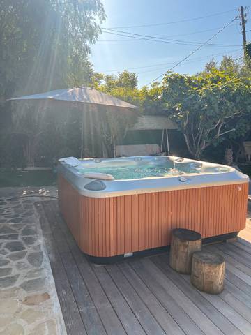 Gîte pour 4 personnes, avec jardin et jacuzzi, animaux acceptés à Torredembarra